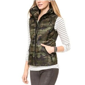 SAM puffer vest camouflage print